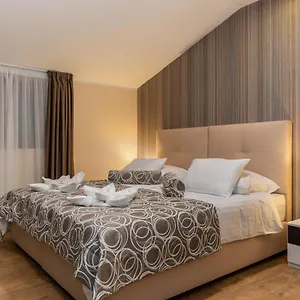 Tomazici Bed & Breakfast Santalezi