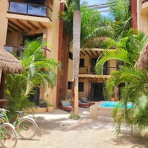 מלון El Jardin, הולבוקס איילנד